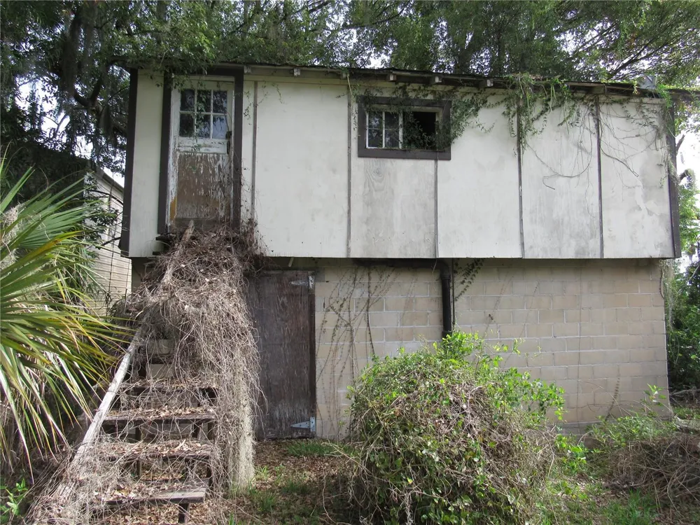 14 S LAKE STREET Crescent City, FL 32112