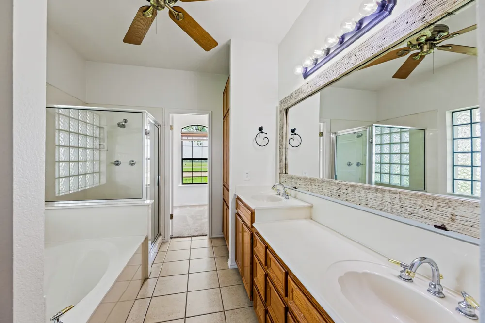 11077 County Road 440 Thorndale, TX 76577