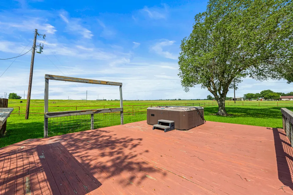 11077 County Road 440 Thorndale, TX 76577