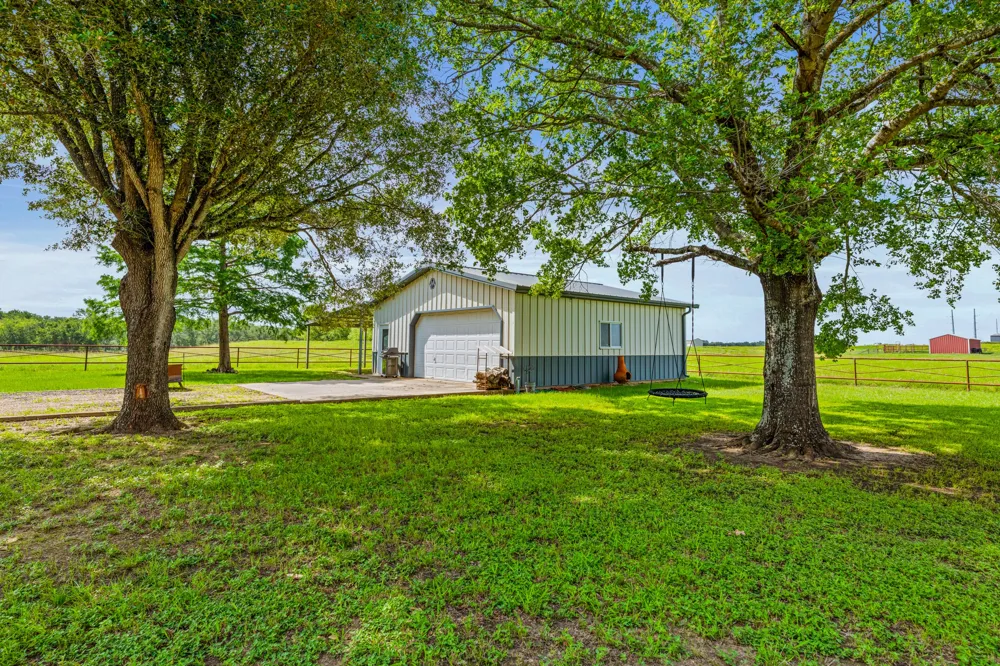 11077 County Road 440 Thorndale, TX 76577
