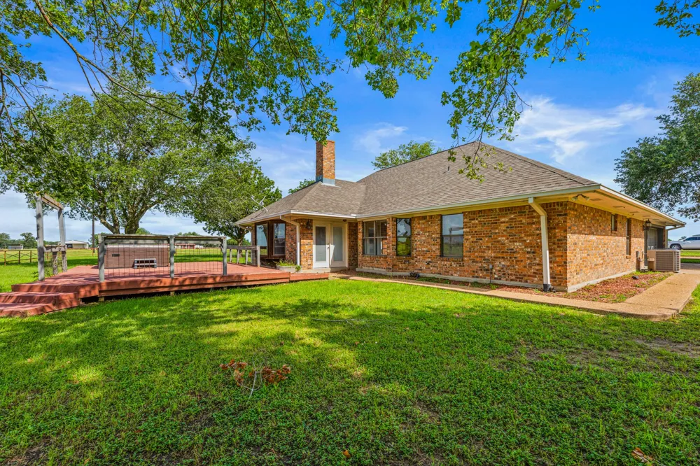11077 County Road 440 Thorndale, TX 76577