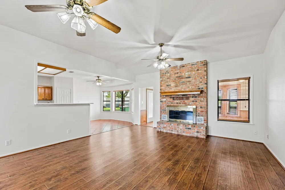 11077 County Road 440 Thorndale, TX 76577