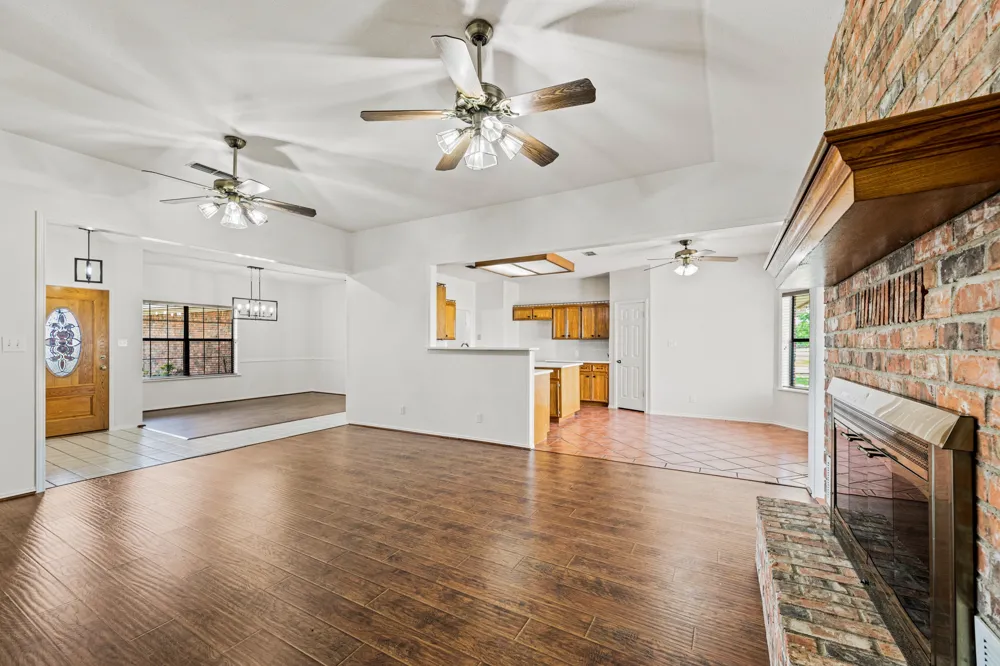 11077 County Road 440 Thorndale, TX 76577