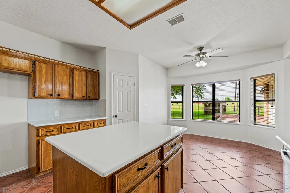 11077 County Road 440 Thorndale, TX 76577