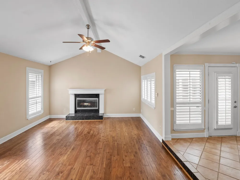 6109 Grass Hollow Austin, TX 78750