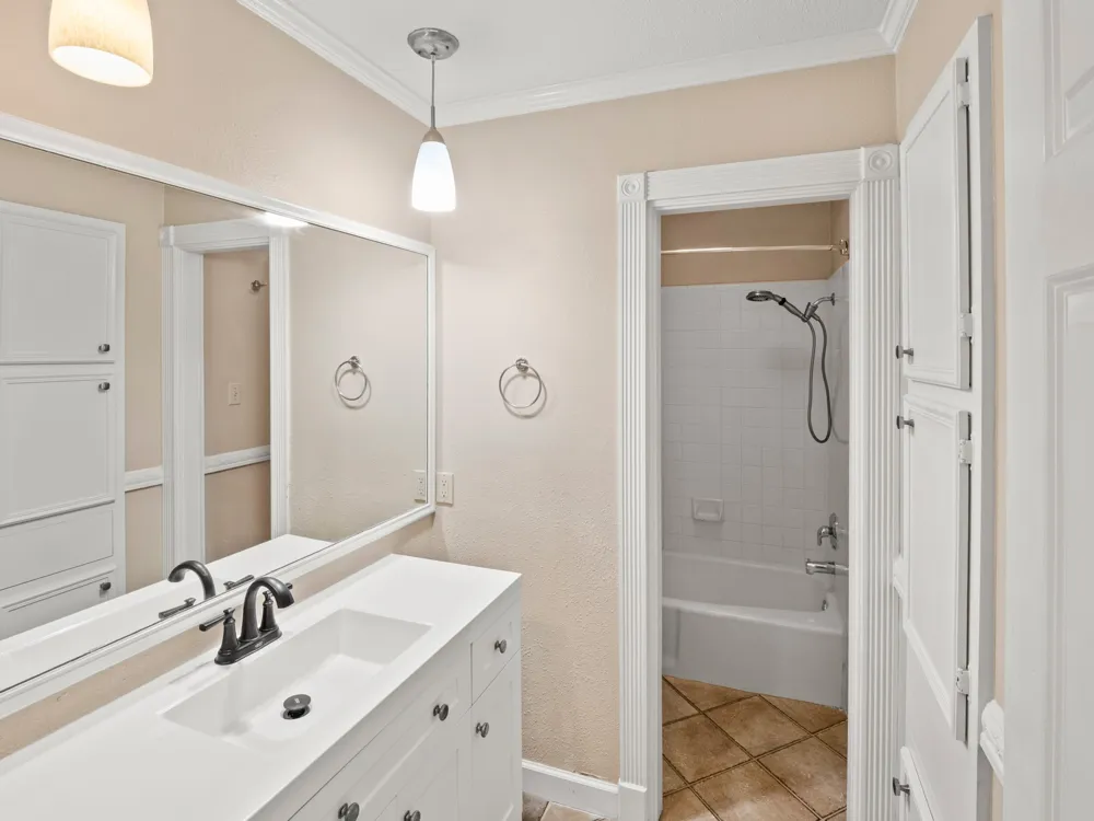 6109 Grass Hollow Austin, TX 78750