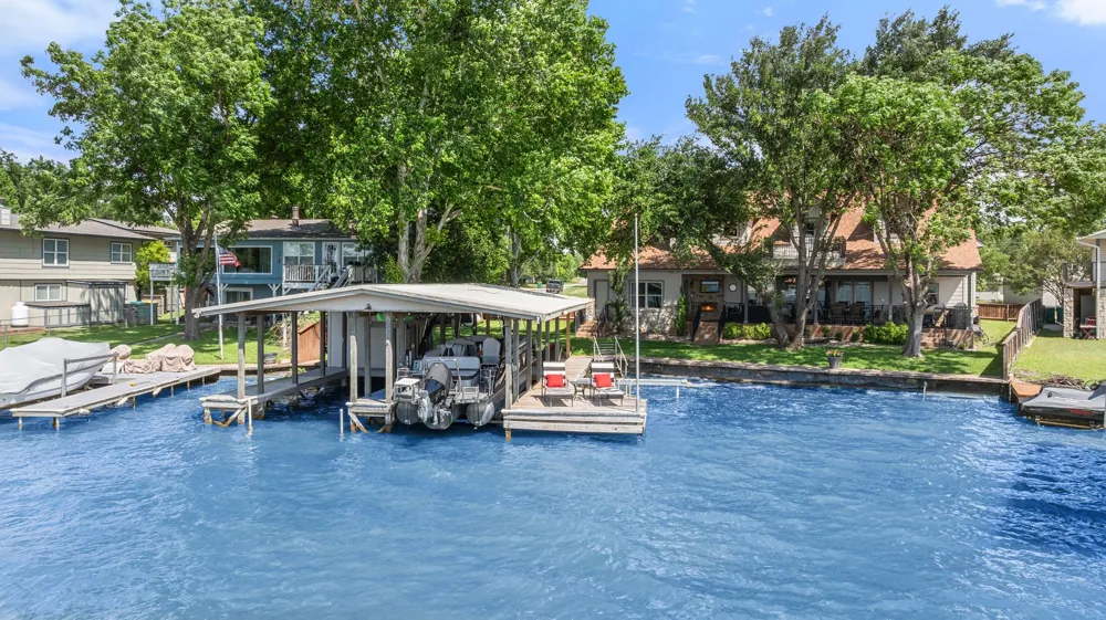 402 South Shorewood Drive Granite Shoals, TX 78654