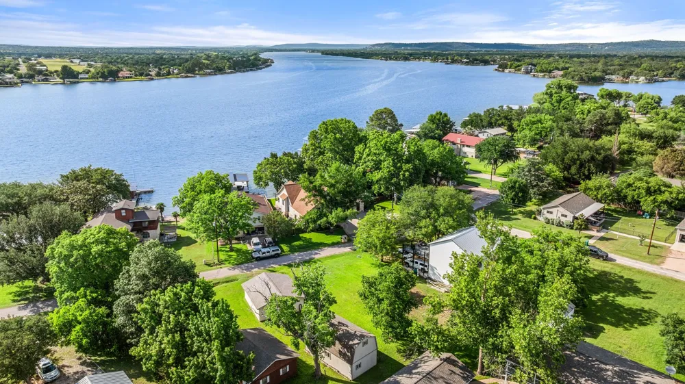 402 South Shorewood Drive Granite Shoals, TX 78654