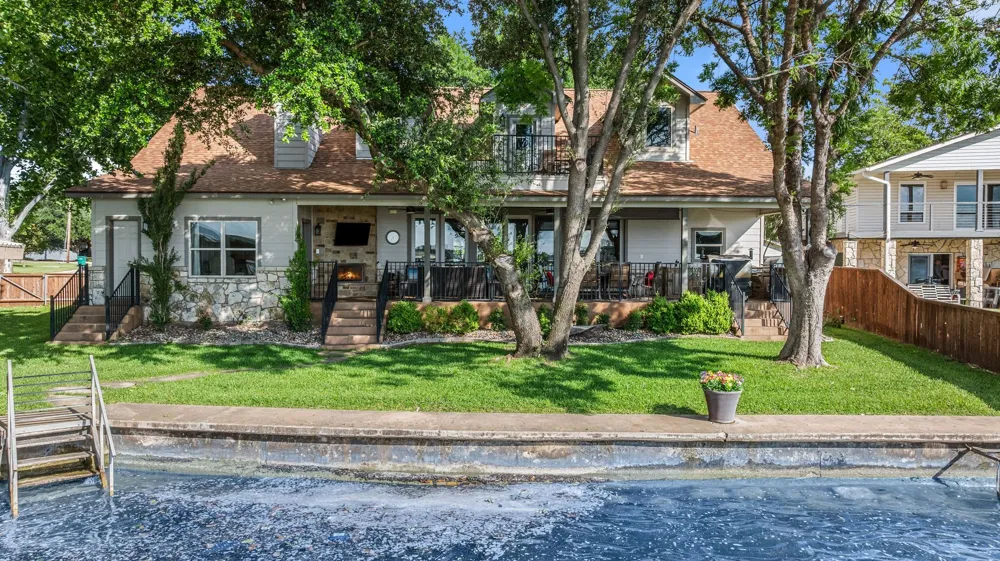 402 South Shorewood Drive Granite Shoals, TX 78654