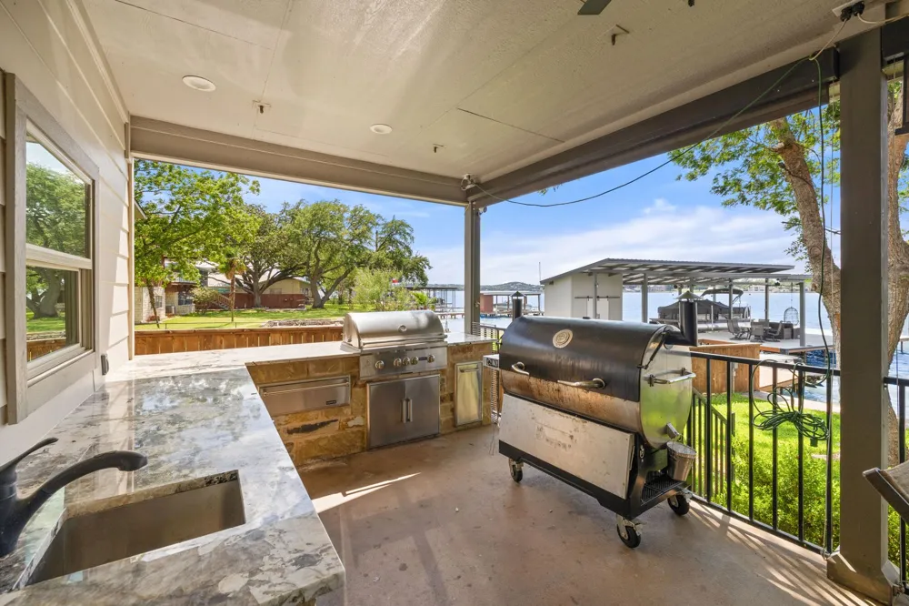 402 South Shorewood Drive Granite Shoals, TX 78654