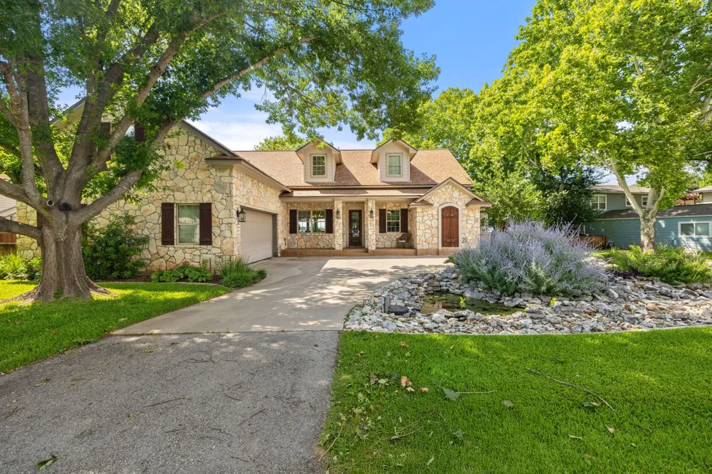 402 South Shorewood Drive Granite Shoals, TX 78654