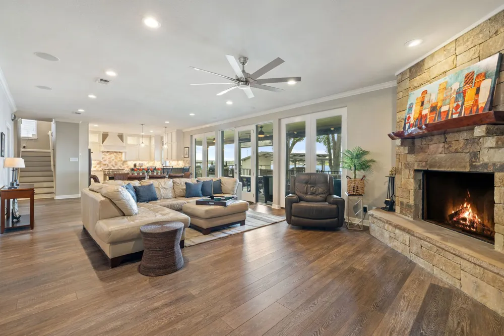 402 South Shorewood Drive Granite Shoals, TX 78654