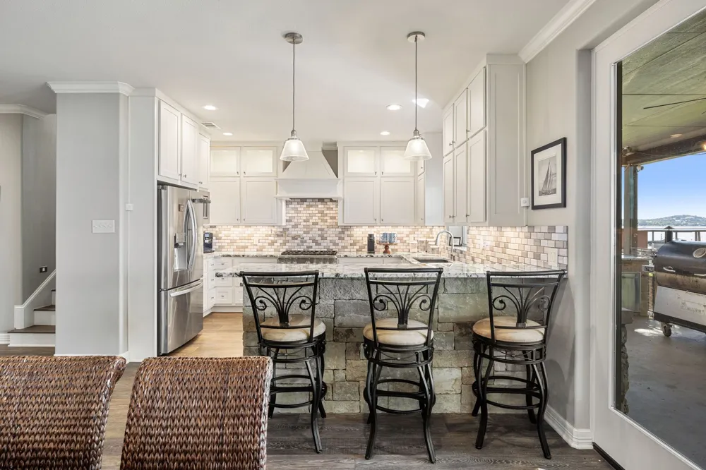 402 South Shorewood Drive Granite Shoals, TX 78654