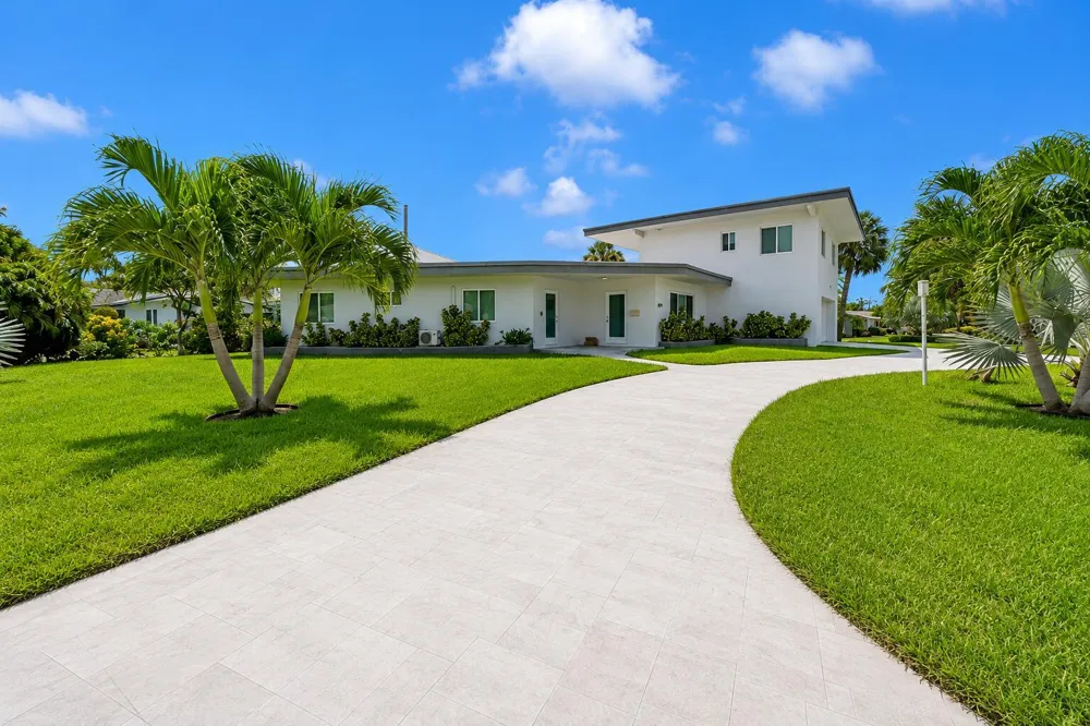 2812 NE 27th Street Lighthouse Point, FL 33064
