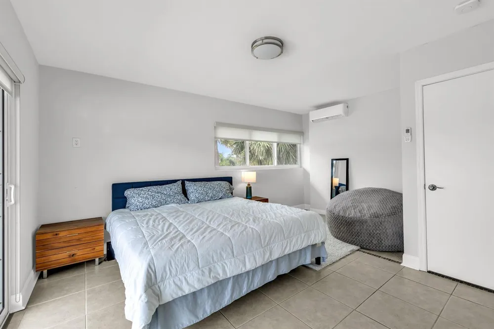 2812 NE 27th Street Lighthouse Point, FL 33064