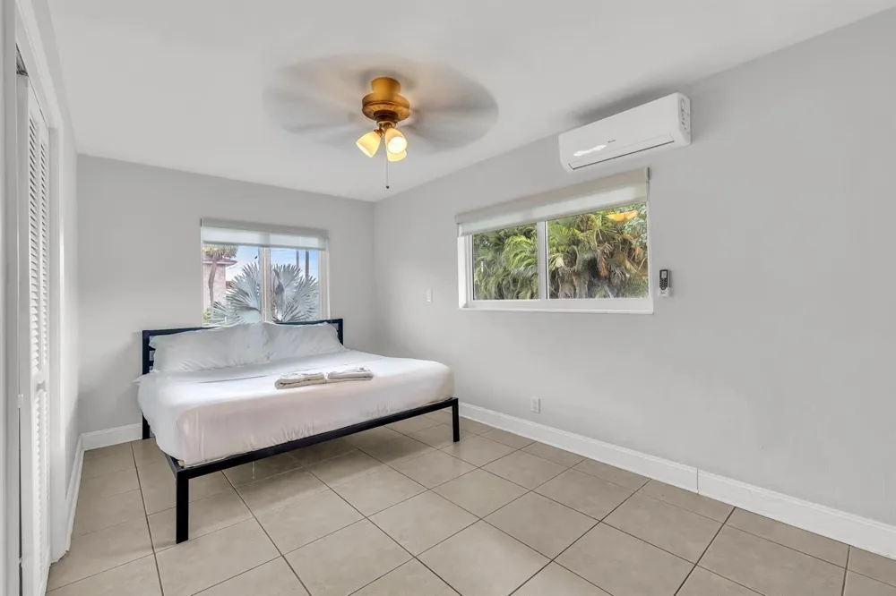 2812 NE 27th Street Lighthouse Point, FL 33064