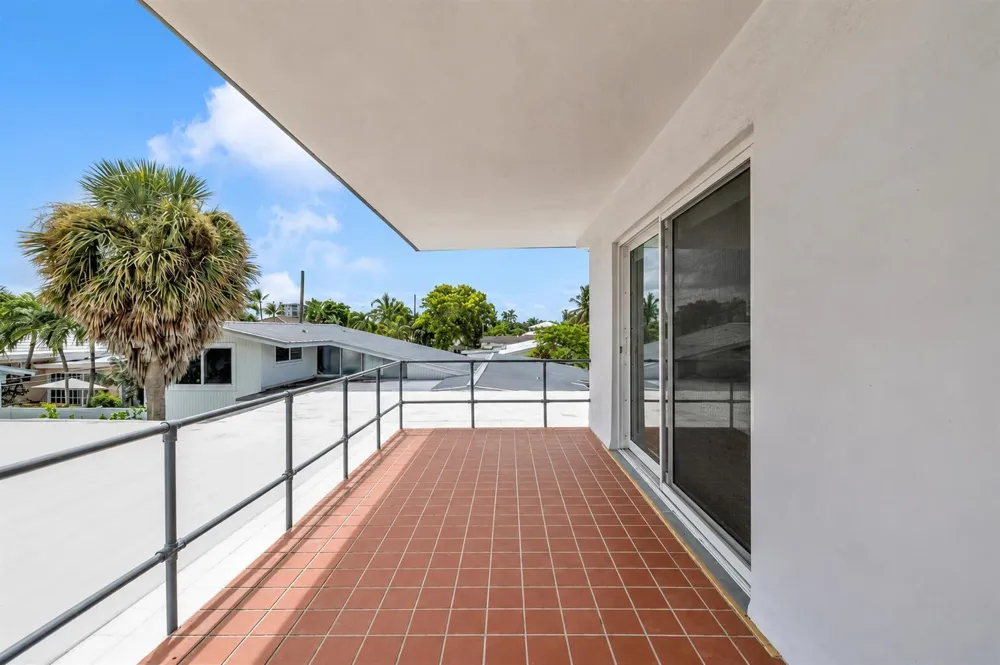 2812 NE 27th Street Lighthouse Point, FL 33064