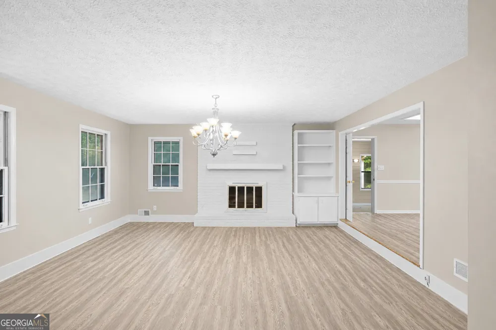 150 Brooks DR Tyrone, GA 30290