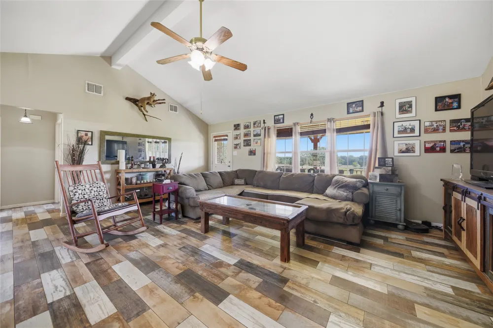 4057 W HIGHWAY 21 Paige, TX 78659
