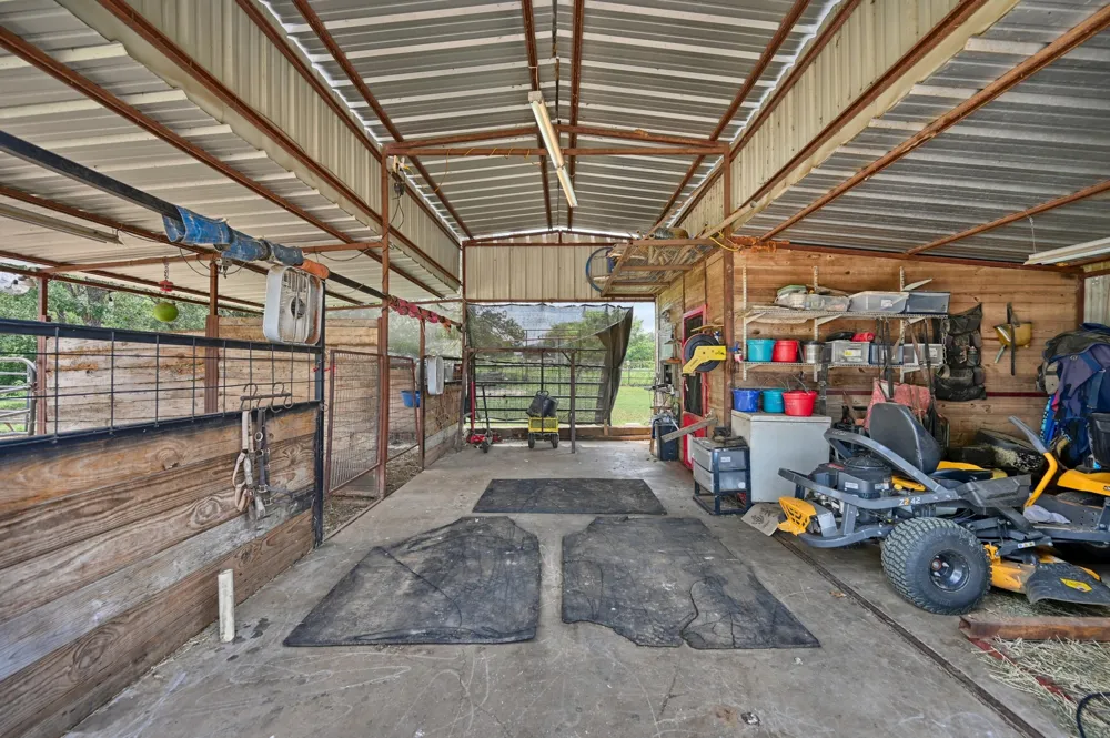 4057 W HIGHWAY 21 Paige, TX 78659