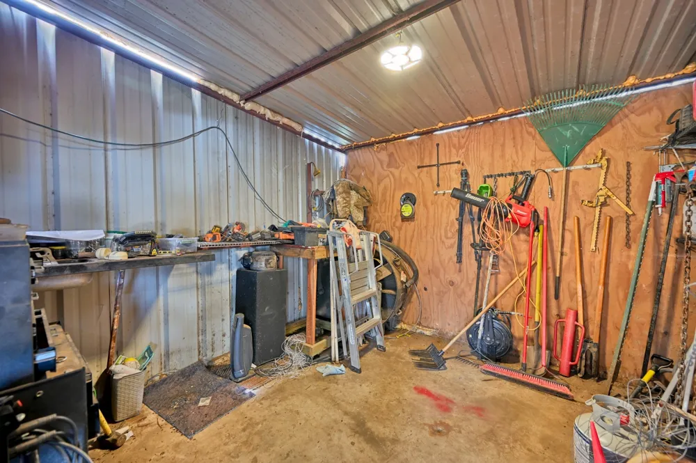 4057 W HIGHWAY 21 Paige, TX 78659