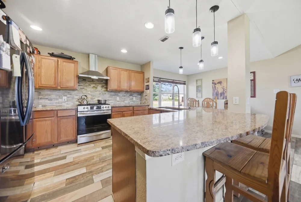 4057 W HIGHWAY 21 Paige, TX 78659