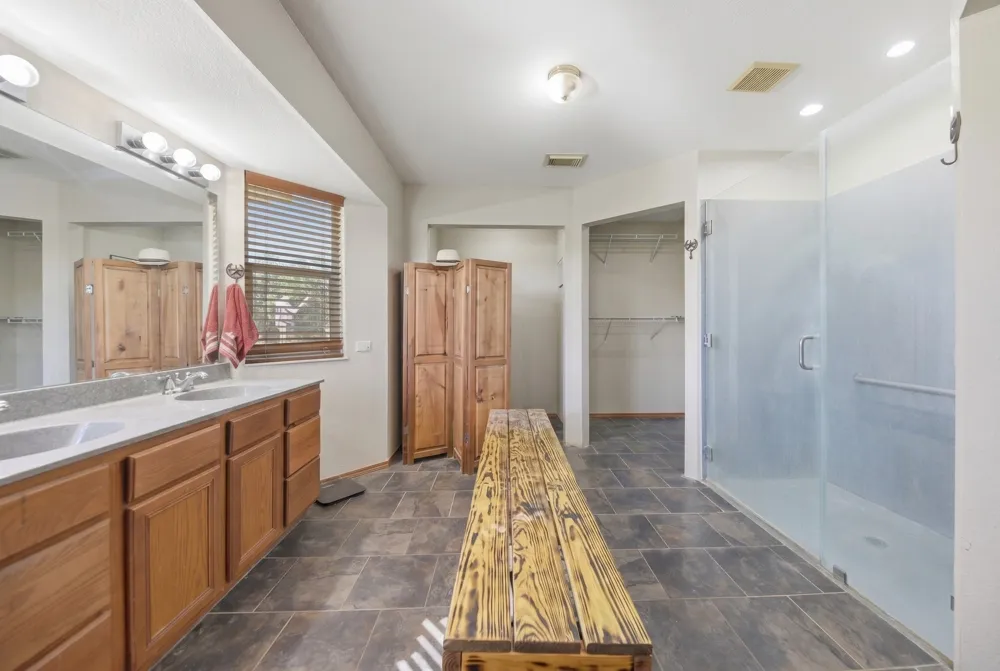 4057 W HIGHWAY 21 Paige, TX 78659