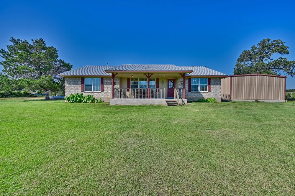 4057 W HIGHWAY 21 Paige, TX 78659
