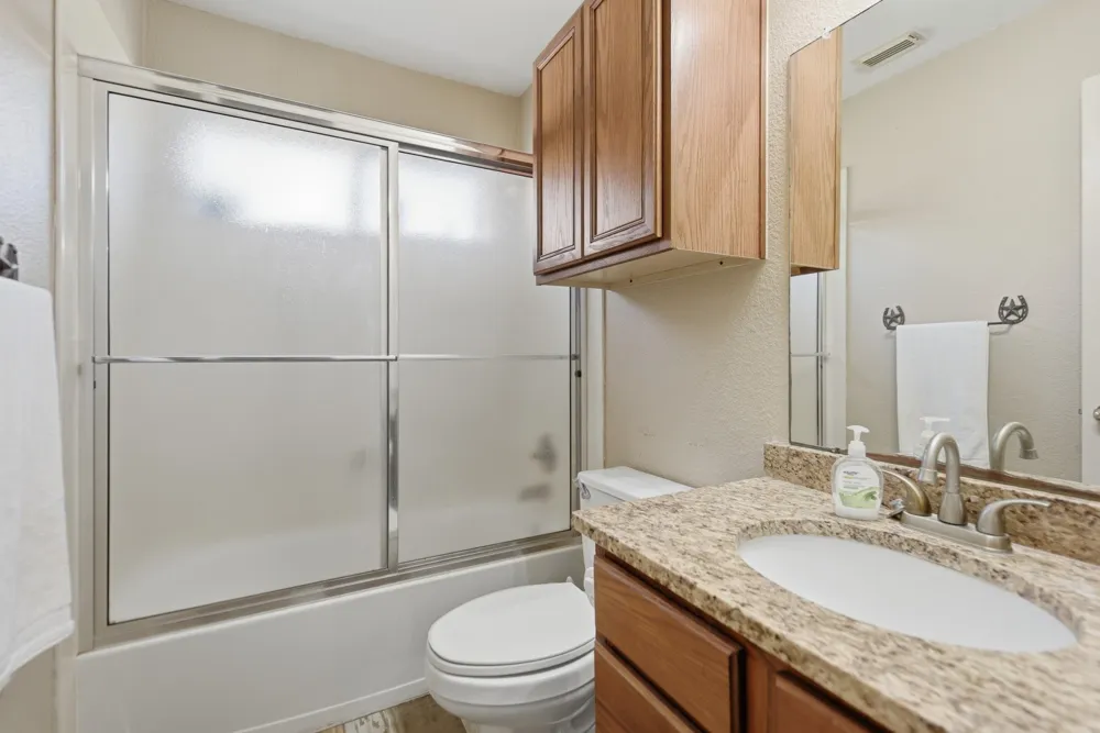 4057 W HIGHWAY 21 Paige, TX 78659