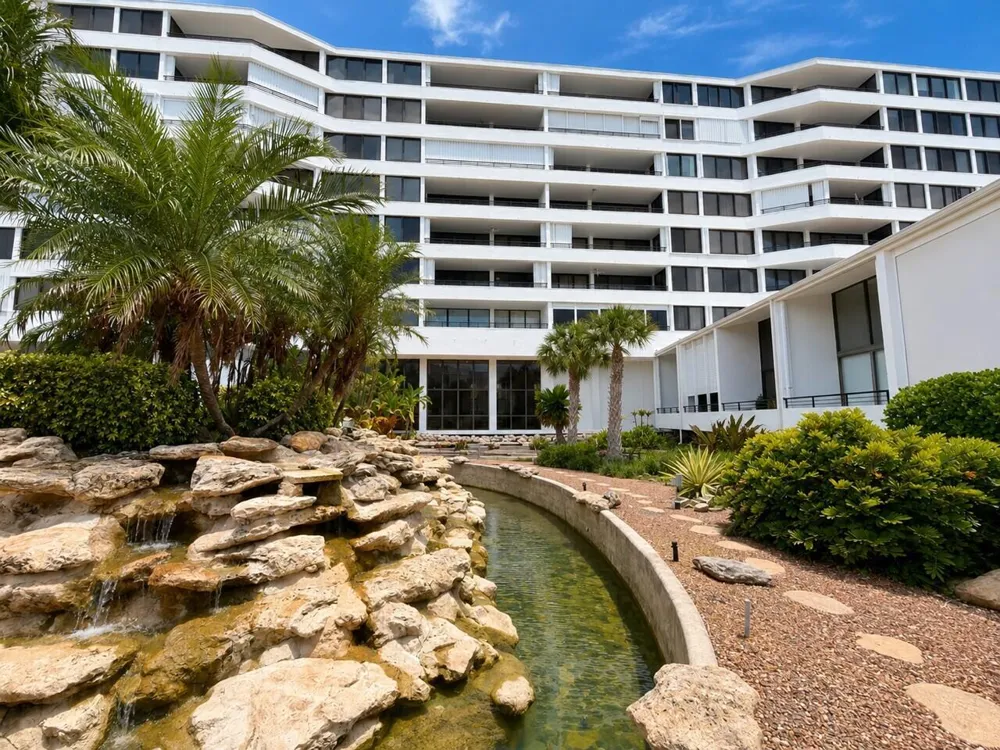 3589 S Ocean Boulevard #404 South Palm Beach, FL 33480