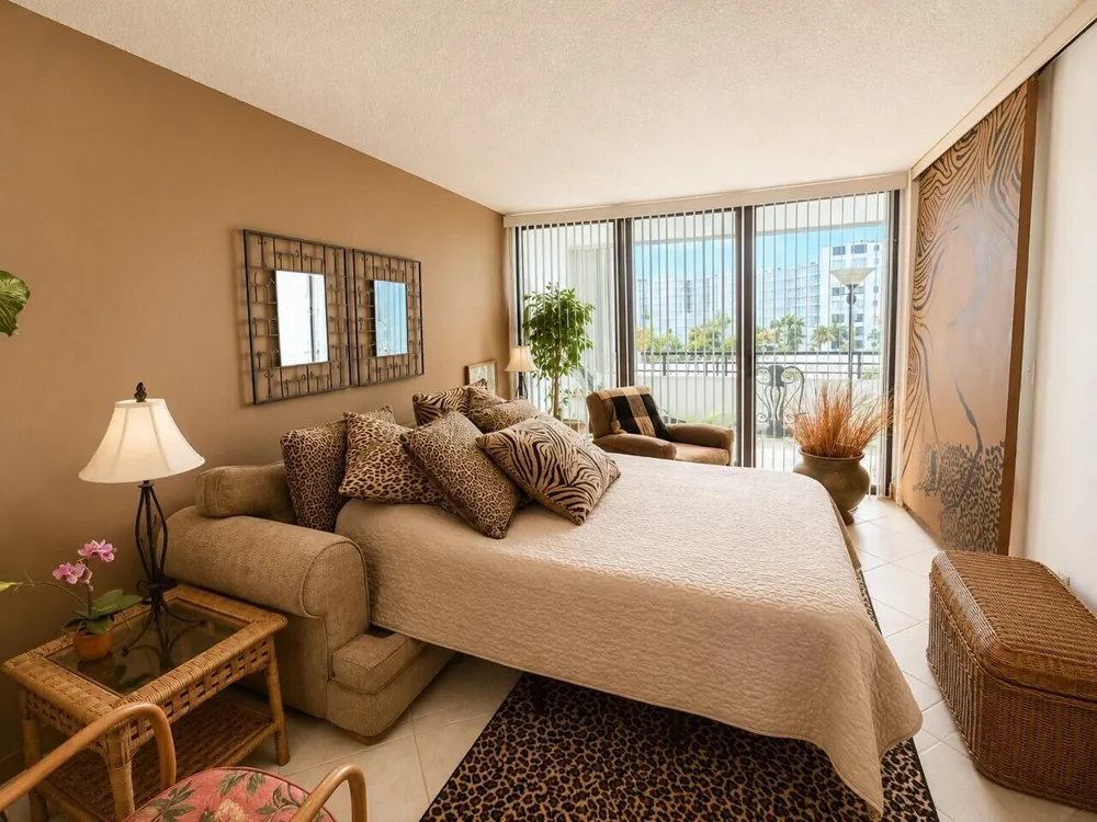 3589 S Ocean Boulevard #404 South Palm Beach, FL 33480