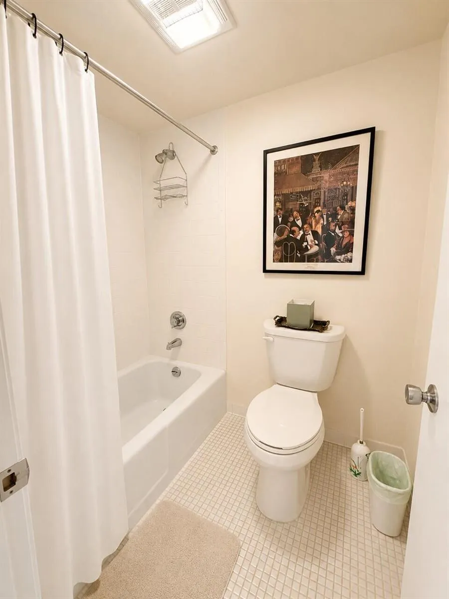3589 S Ocean Boulevard #404 South Palm Beach, FL 33480