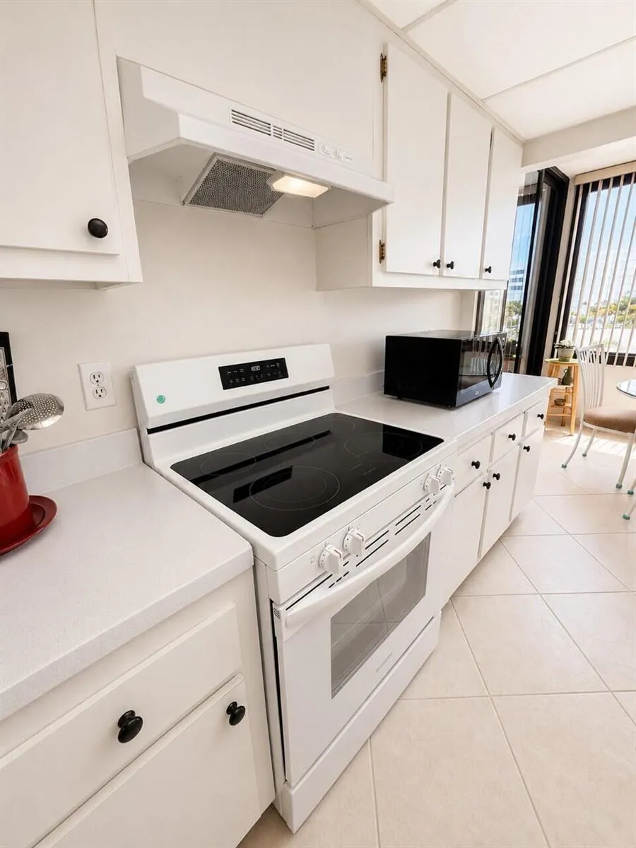 3589 S Ocean Boulevard #404 South Palm Beach, FL 33480