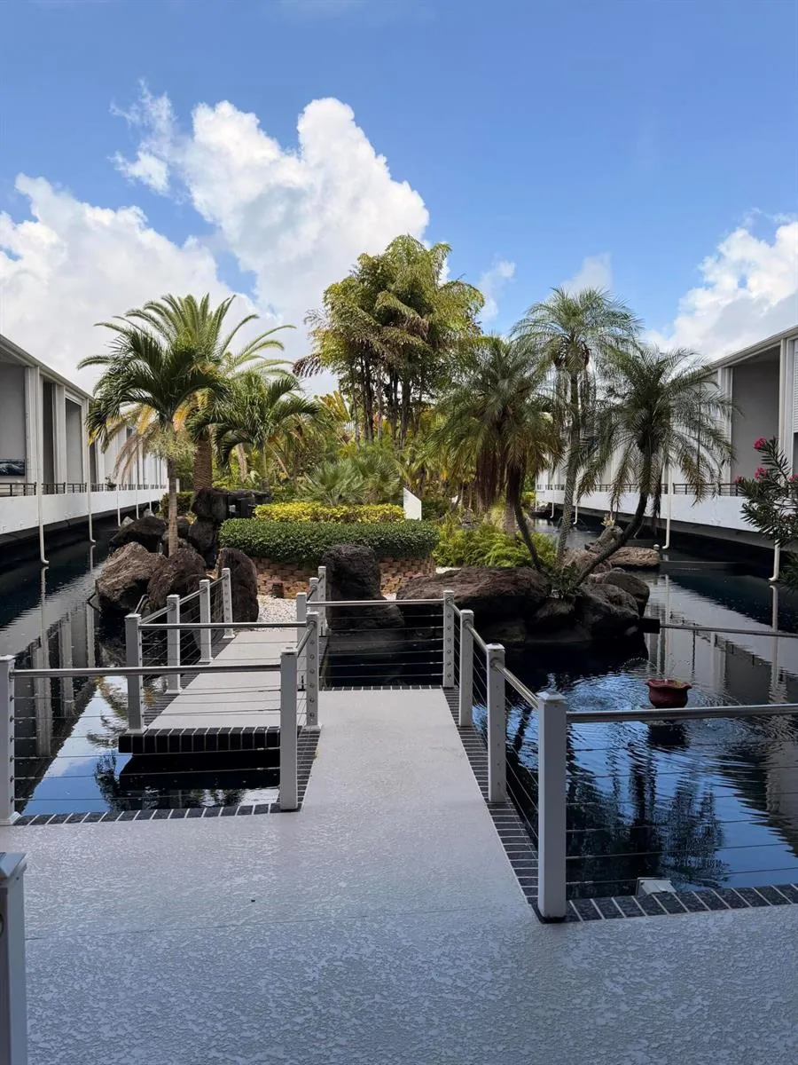 3589 S Ocean Boulevard #404 South Palm Beach, FL 33480