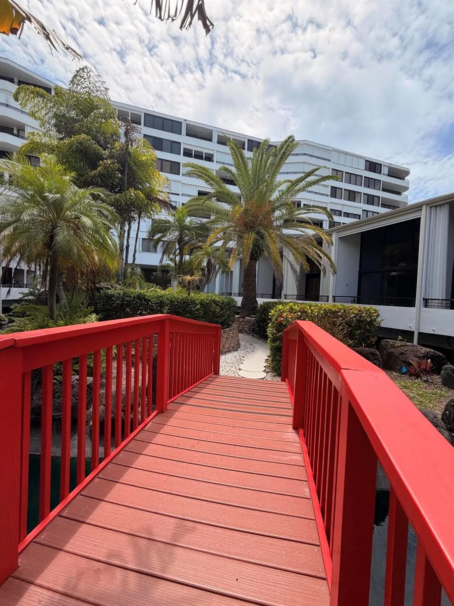 3589 S Ocean Boulevard #404 South Palm Beach, FL 33480