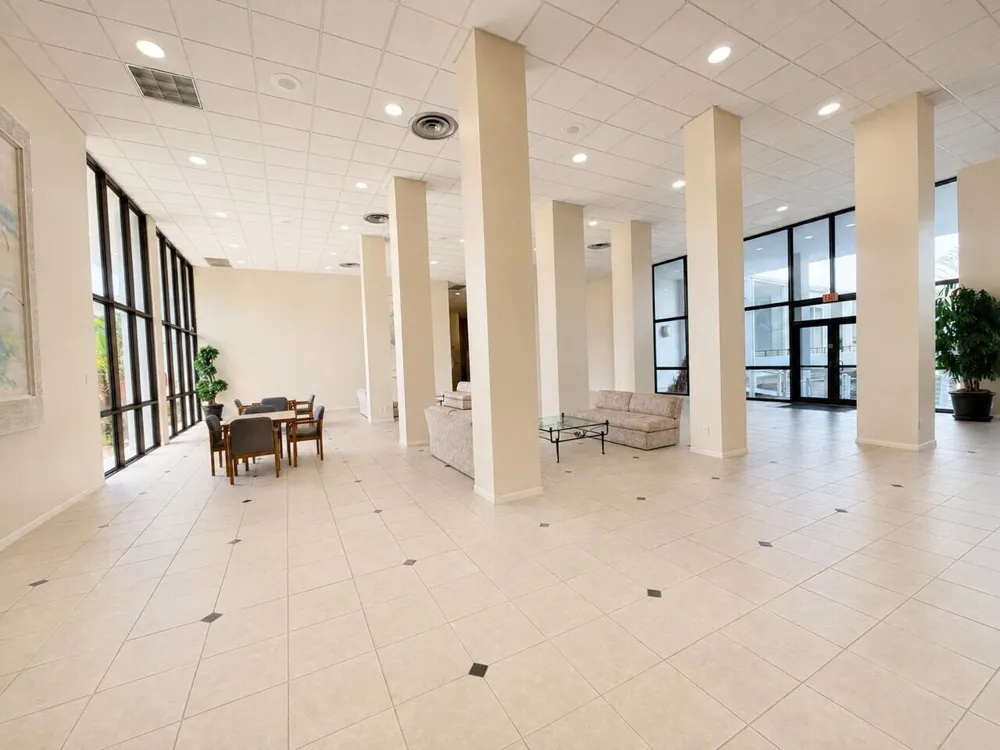 3589 S Ocean Boulevard #404 South Palm Beach, FL 33480