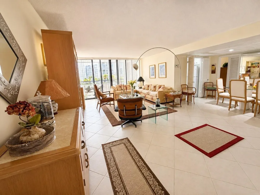3589 S Ocean Boulevard #404 South Palm Beach, FL 33480