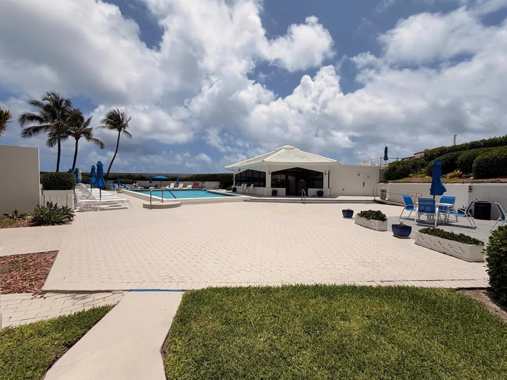 3589 S Ocean Boulevard #404 South Palm Beach, FL 33480