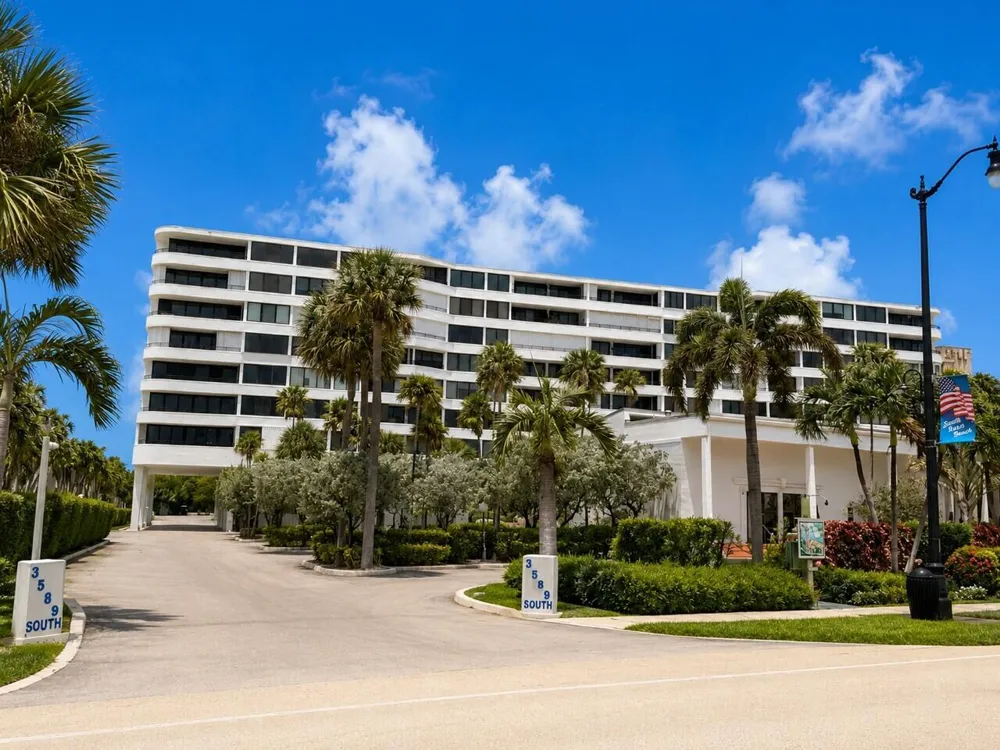 3589 S Ocean Boulevard #404 South Palm Beach, FL 33480