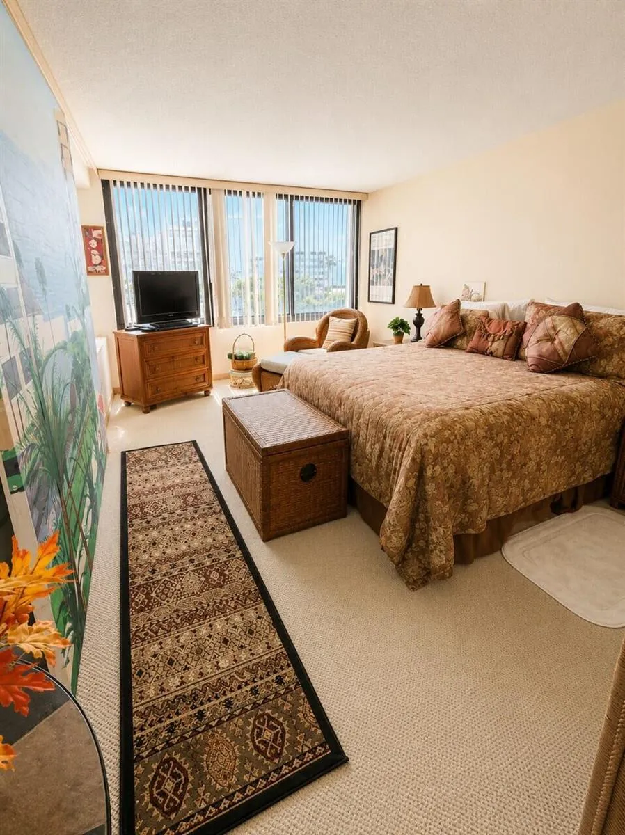 3589 S Ocean Boulevard #404 South Palm Beach, FL 33480