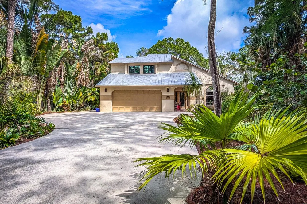 8259 155th Place Palm Beach Gardens, FL 33418