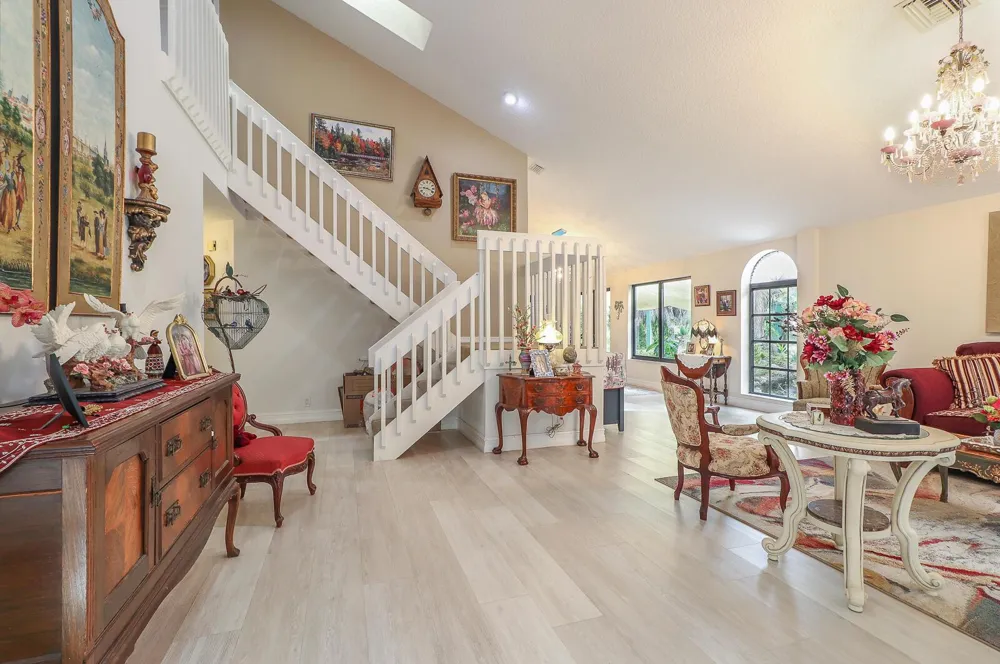 8259 155th Place Palm Beach Gardens, FL 33418