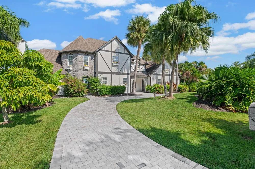 121 Queen Eugenia Court Hutchinson Island, FL 34949