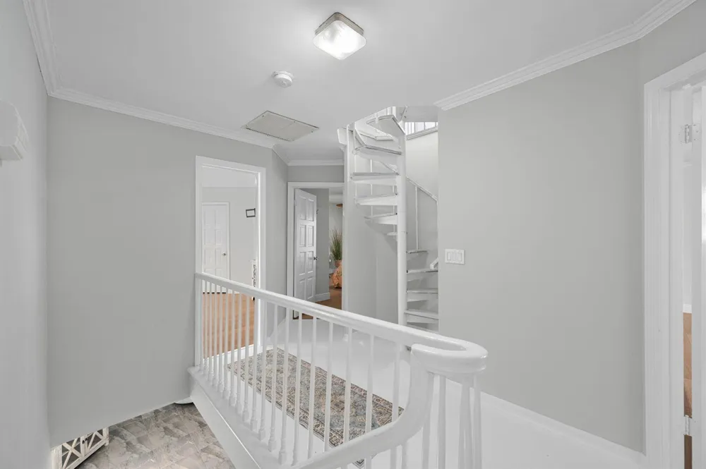 121 Queen Eugenia Court Hutchinson Island, FL 34949