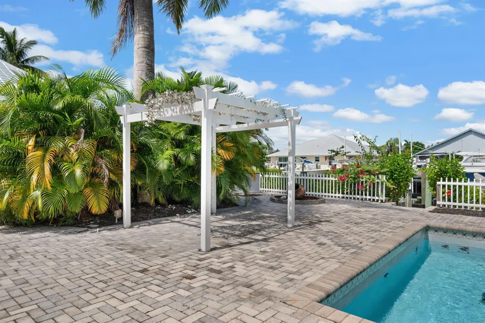 121 Queen Eugenia Court Hutchinson Island, FL 34949