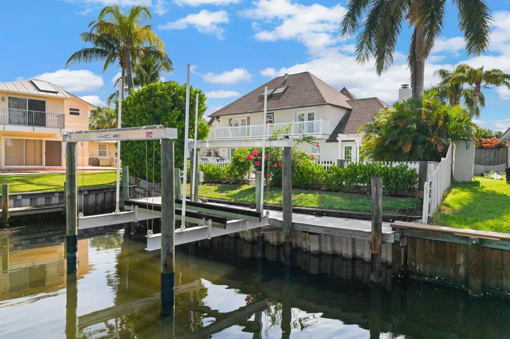 121 Queen Eugenia Court Hutchinson Island, FL 34949