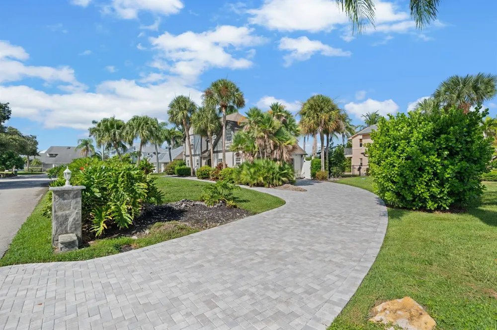 121 Queen Eugenia Court Hutchinson Island, FL 34949