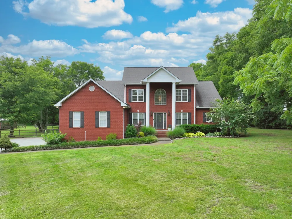 107 Greenfield Ln Castalian Springs, TN 37031