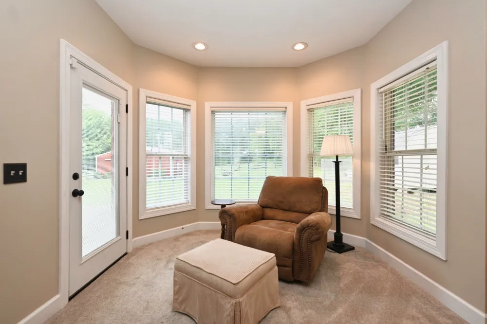 107 Greenfield Ln Castalian Springs, TN 37031