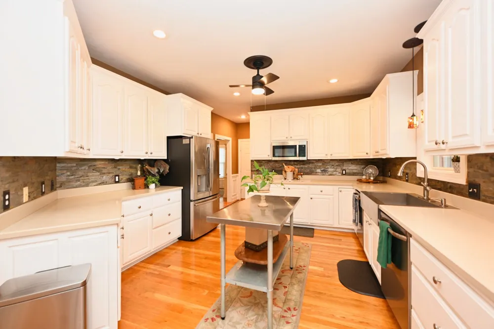 107 Greenfield Ln Castalian Springs, TN 37031